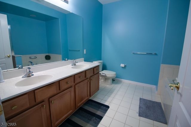 2202 Avery Ct, Franklin Twp., NJ 08873