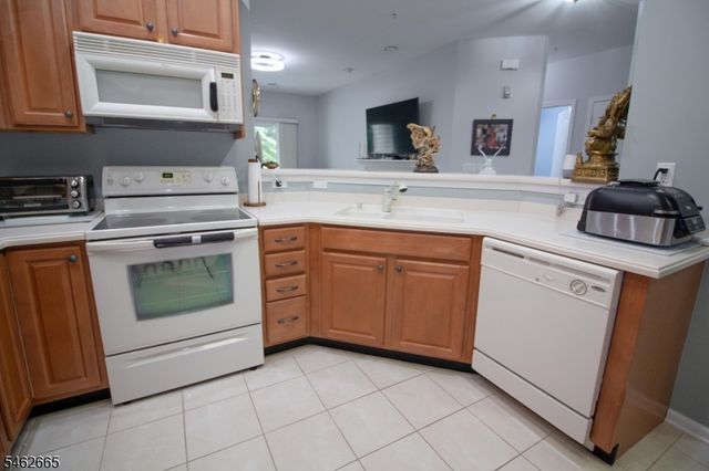 2202 Avery Ct, Franklin Twp., NJ 08873