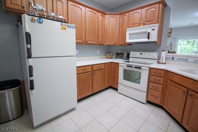 2202 Avery Ct, Franklin Twp., NJ 08873