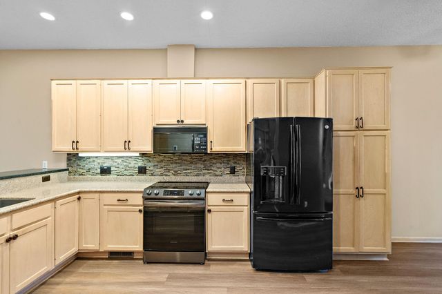 11832 Bren Road, Hopkins, MN 55343