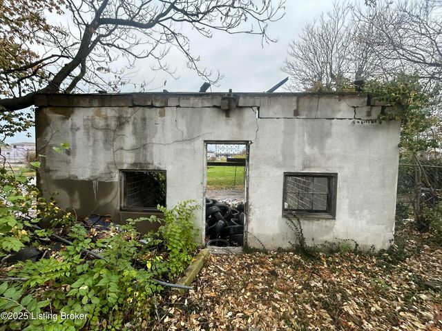 2513 Howard St, Louisville, KY 40211