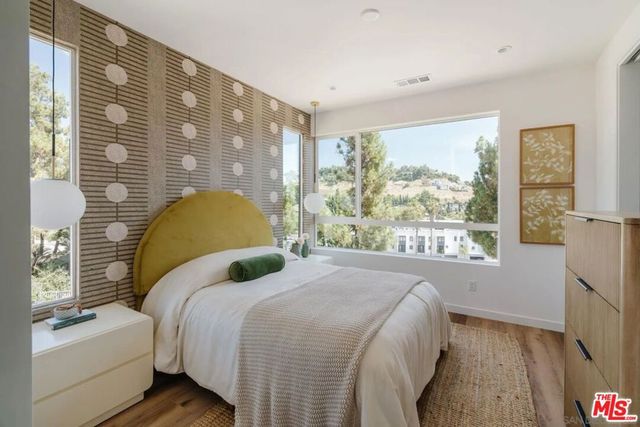 3868 N Riley Lane, Los Angeles, CA 90065