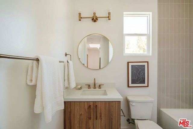 3868 N Riley Lane, Los Angeles, CA 90065
