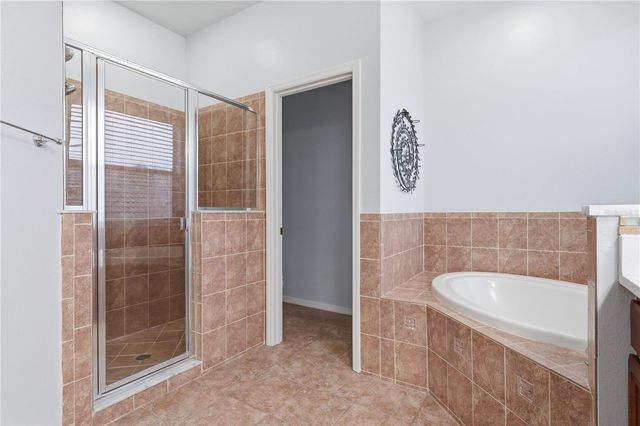 18032 MALAKAI ISLE DRIVE, Tampa, FL 33647