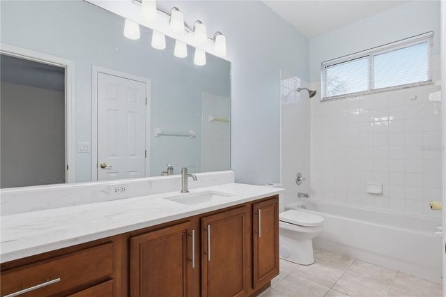 18032 MALAKAI ISLE DRIVE, Tampa, FL 33647