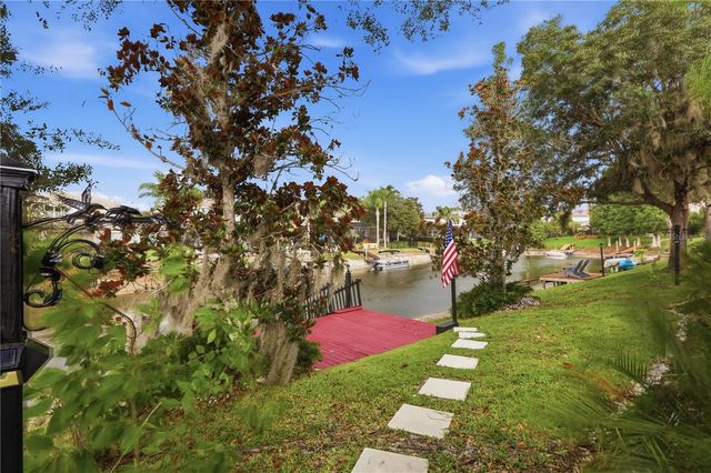 18032 MALAKAI ISLE DRIVE, Tampa, FL 33647