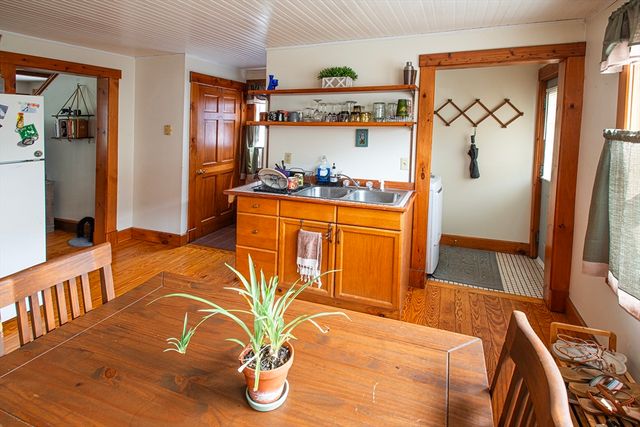 104-106 Everett St., Easthampton, MA 01027