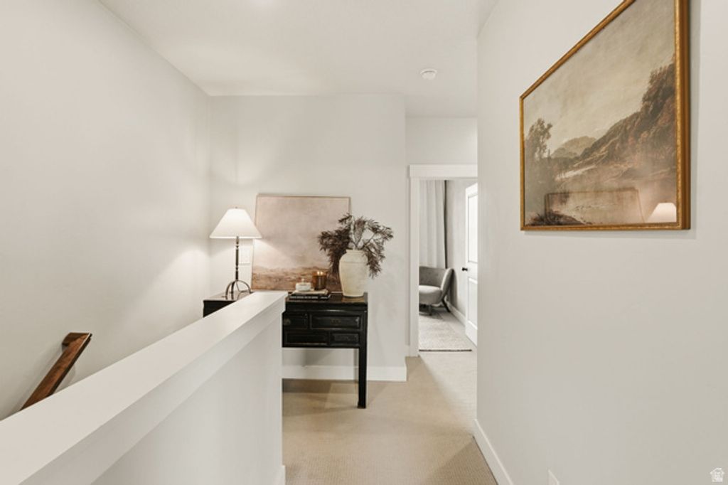 Image 13 of property listing at 10574 S OQUIRRH LAKE RD, South Jordan, UT 84009