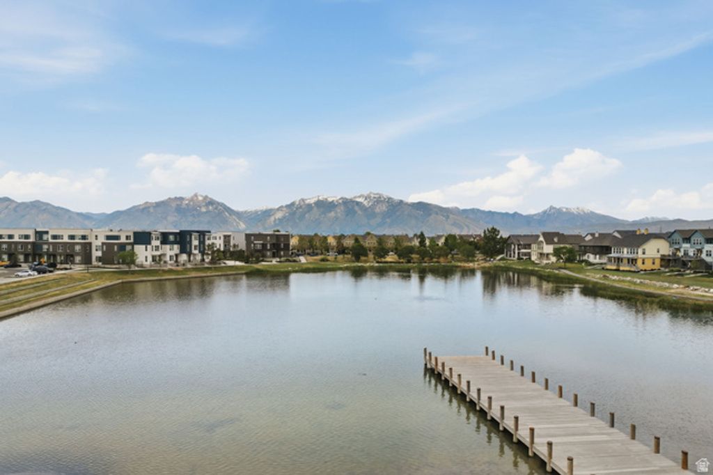 Image 27 of property listing at 10574 S OQUIRRH LAKE RD, South Jordan, UT 84009
