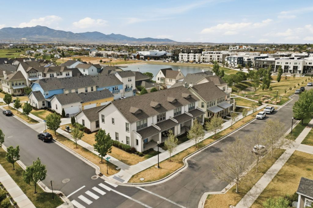 Image 32 of property listing at 10574 S OQUIRRH LAKE RD, South Jordan, UT 84009