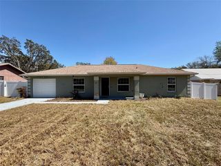 43 PINE RADIAL, Ocala, FL 34472