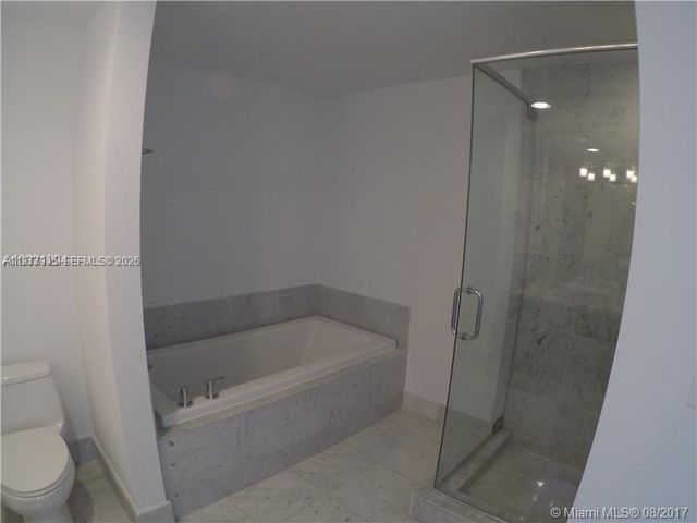 253 NE 2nd St 2410, Miami, FL 33132