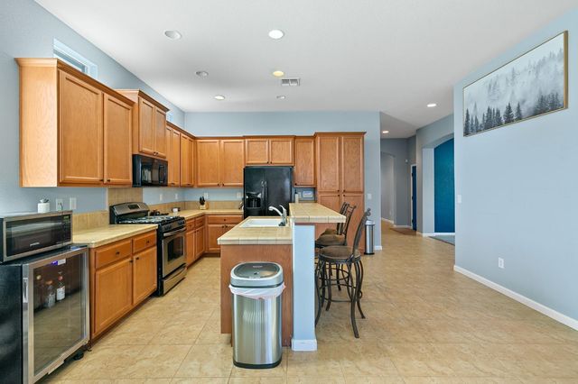 3586 Nouveau Way, Rancho Cordova, CA 95670