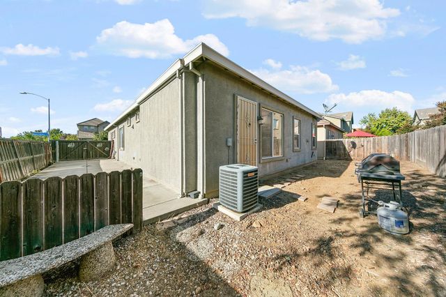 3586 Nouveau Way, Rancho Cordova, CA 95670