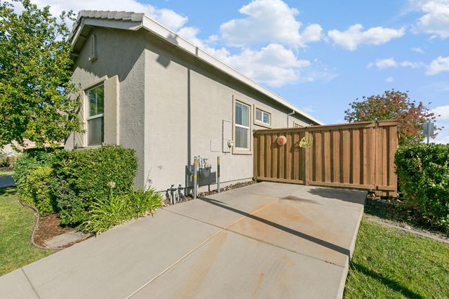 3586 Nouveau Way, Rancho Cordova, CA 95670