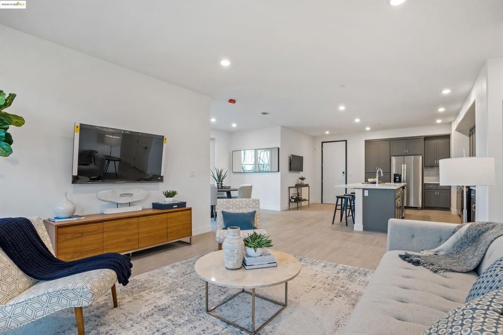 500 Somi Ct. 209, Hayward, CA 94544