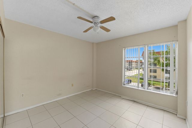 4152 Inverrary Drive 311, Lauderhill, FL 33319