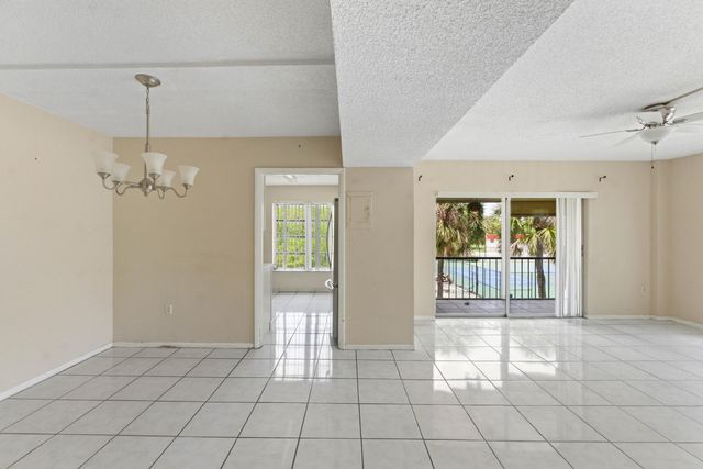 4152 Inverrary Drive 311, Lauderhill, FL 33319