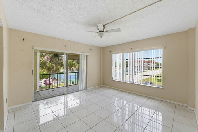 4152 Inverrary Drive 311, Lauderhill, FL 33319
