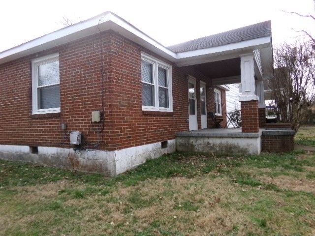 625 Greenwood Ave, Clarksville, TN 37040