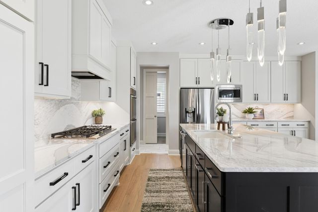 16717 47th Place N, Plymouth, MN 55446