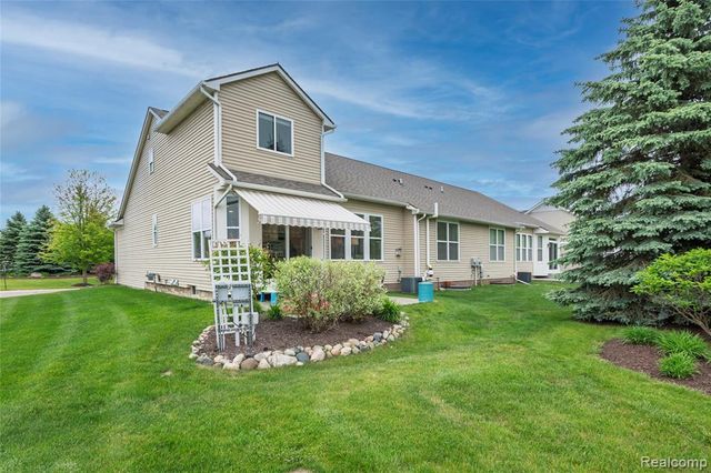 26727 Wilton Court, New Hudson, MI 48165