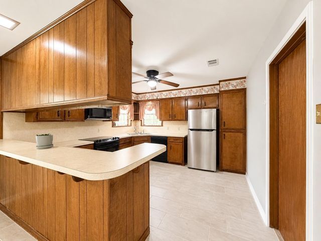 708 Shady Lane, La Marque, TX 77568