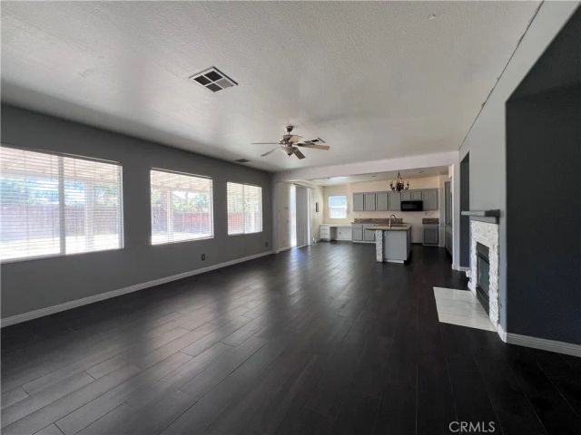 2914 Coffeeberry Way, San Jacinto, CA 92582