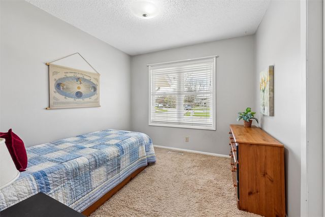 108 Sandburg Court, Ames, IA 50014