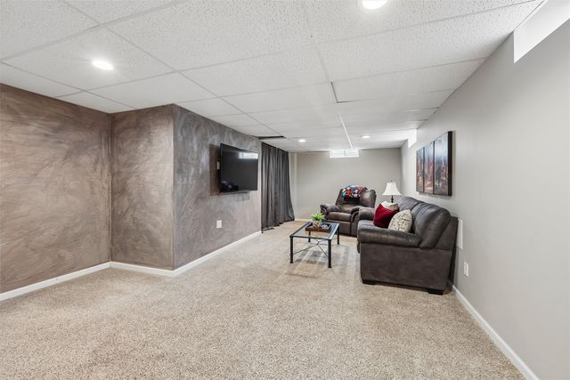 108 Sandburg Court, Ames, IA 50014