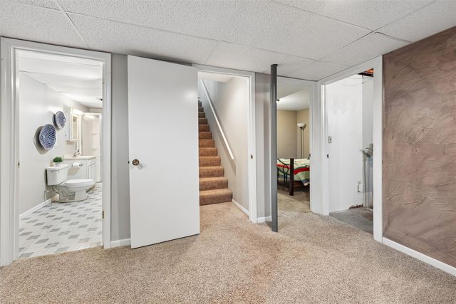 108 Sandburg Court, Ames, IA 50014