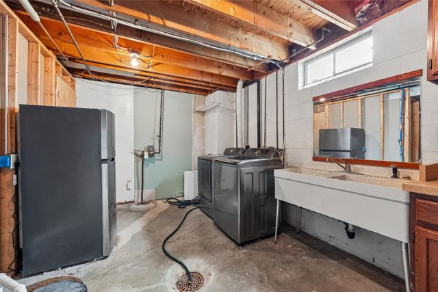 108 Sandburg Court, Ames, IA 50014