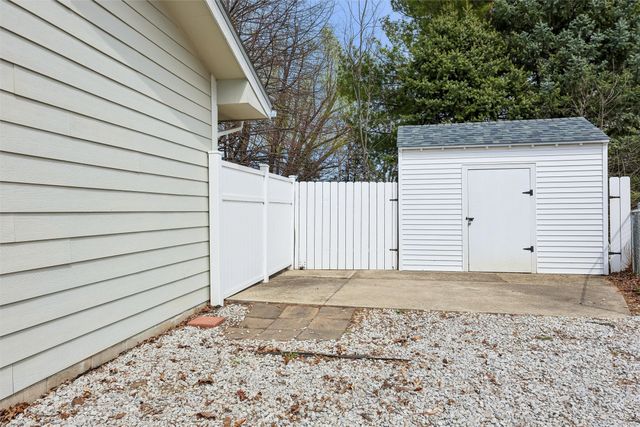 108 Sandburg Court, Ames, IA 50014