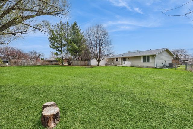 108 Sandburg Court, Ames, IA 50014