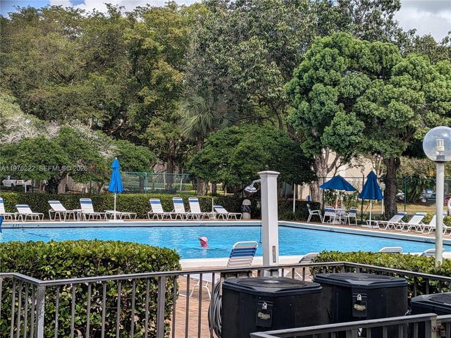 108 Gardens Dr 204, Pompano Beach, FL 33069