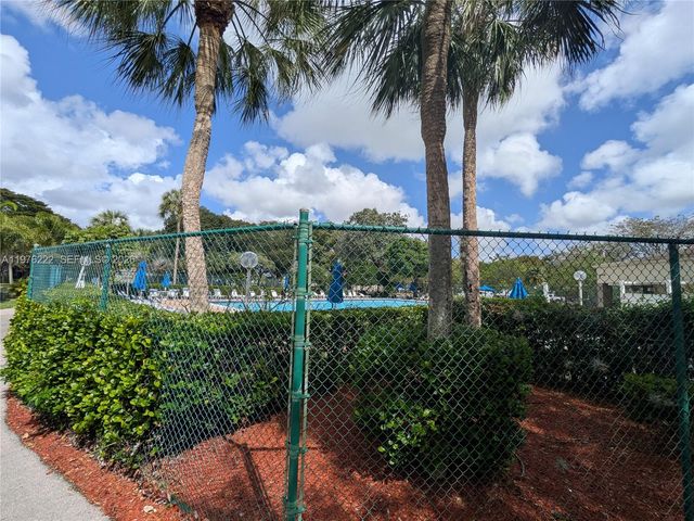 108 Gardens Dr 204, Pompano Beach, FL 33069
