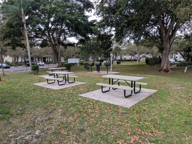 108 Gardens Dr 204, Pompano Beach, FL 33069