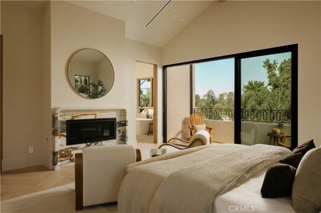 4938 Hesperia, Encino, CA 91316