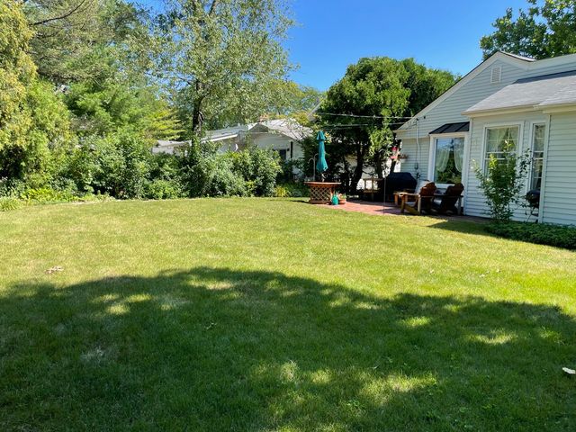 2546 Laurel Lane, Wilmette, IL 60091