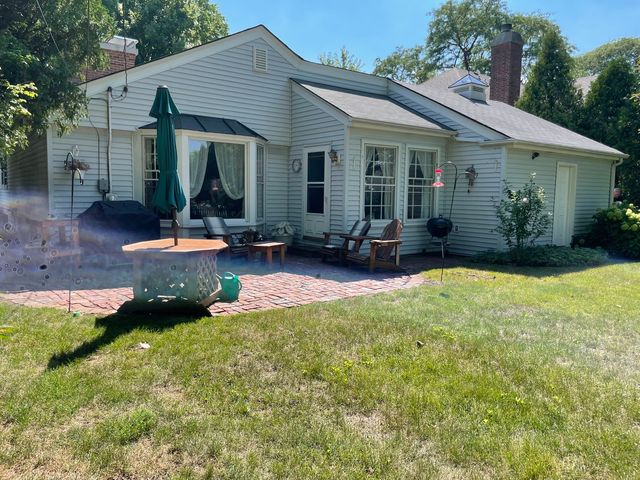 2546 Laurel Lane, Wilmette, IL 60091