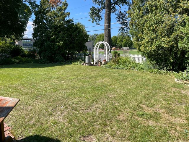 2546 Laurel Lane, Wilmette, IL 60091