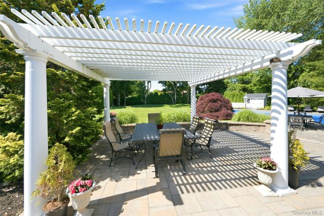 9 Vannina Place, Huntington, NY 11743