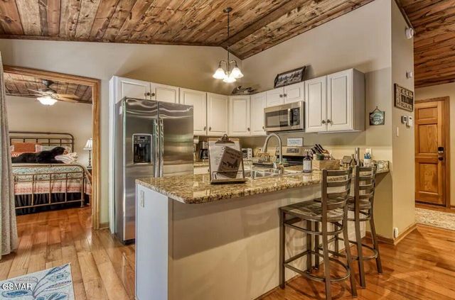 503 Eagle Trail, Gatlinburg, TN 37738