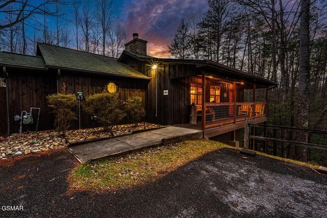 503 Eagle Trail, Gatlinburg, TN 37738