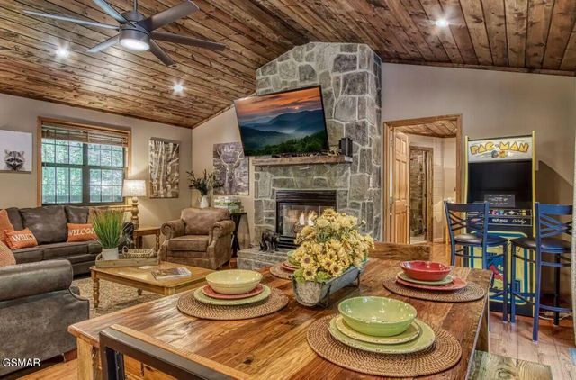 503 Eagle Trail, Gatlinburg, TN 37738