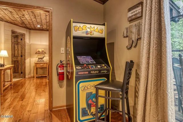 503 Eagle Trail, Gatlinburg, TN 37738