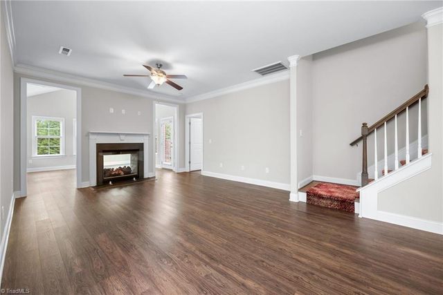 2934 York Place Drive, Walkertown, NC 27051