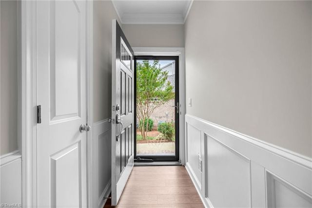 2934 York Place Drive, Walkertown, NC 27051