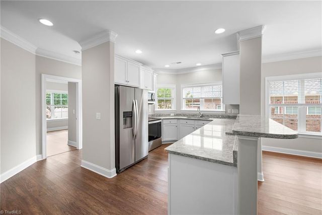 2934 York Place Drive, Walkertown, NC 27051