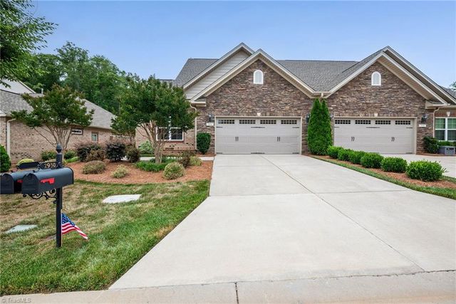 2934 York Place Drive, Walkertown, NC 27051